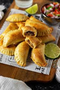 Vegan Beef, Pepper & Sofrito Empanada